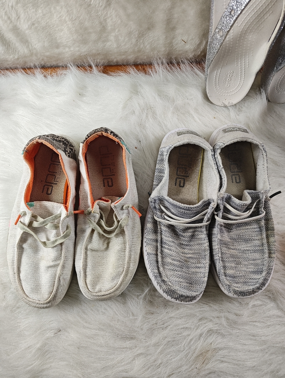 Hey Dude Wendy Sneak Linen White + Wendy Sox Glacier Gray 2-Pair Bundle Women 8